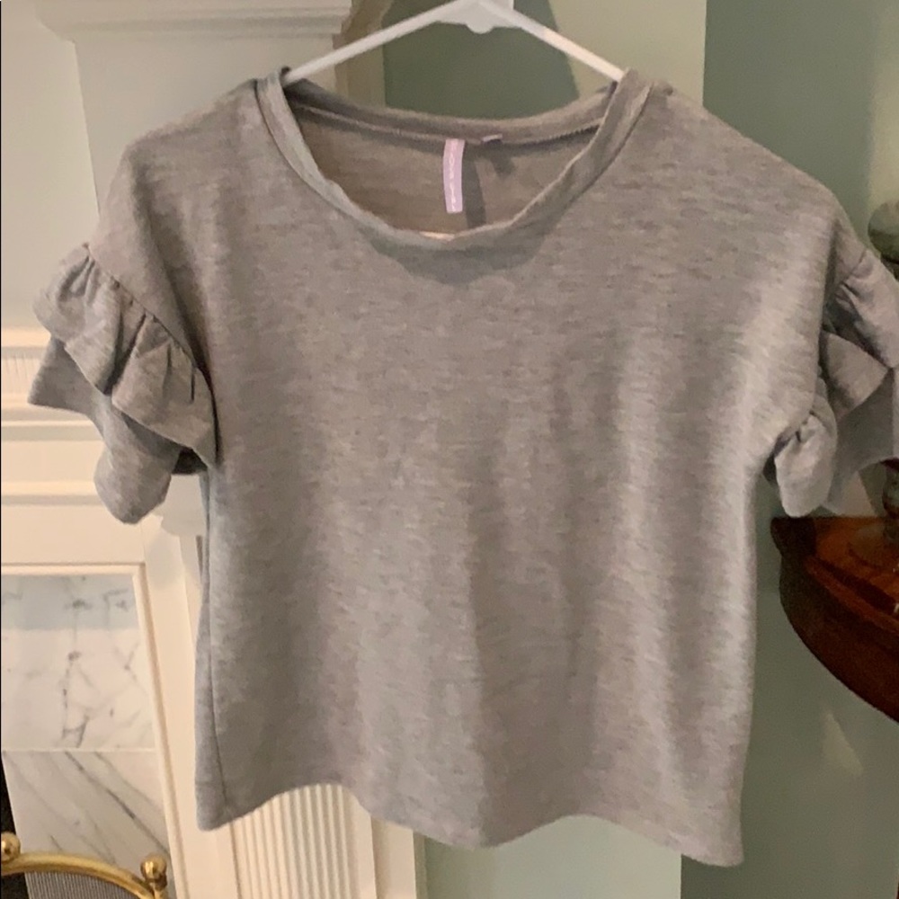 Girls heather grey tee with  ruffle short sleeves